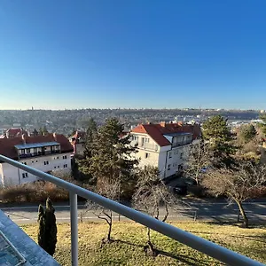 view-of-prague.praguehotelsweb.com/